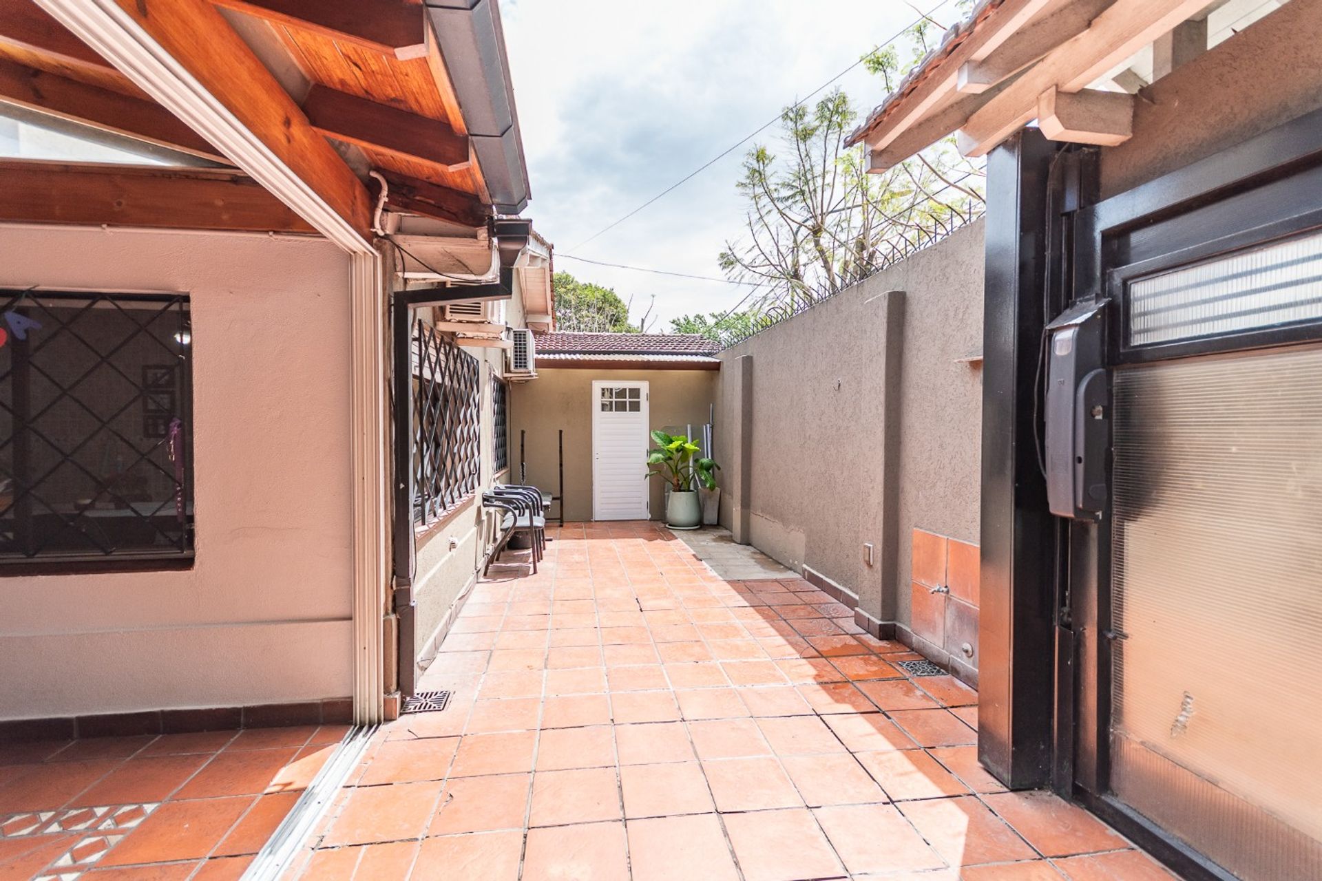 Casa 4 Ambientes Venta Carapachay Quincho Patio