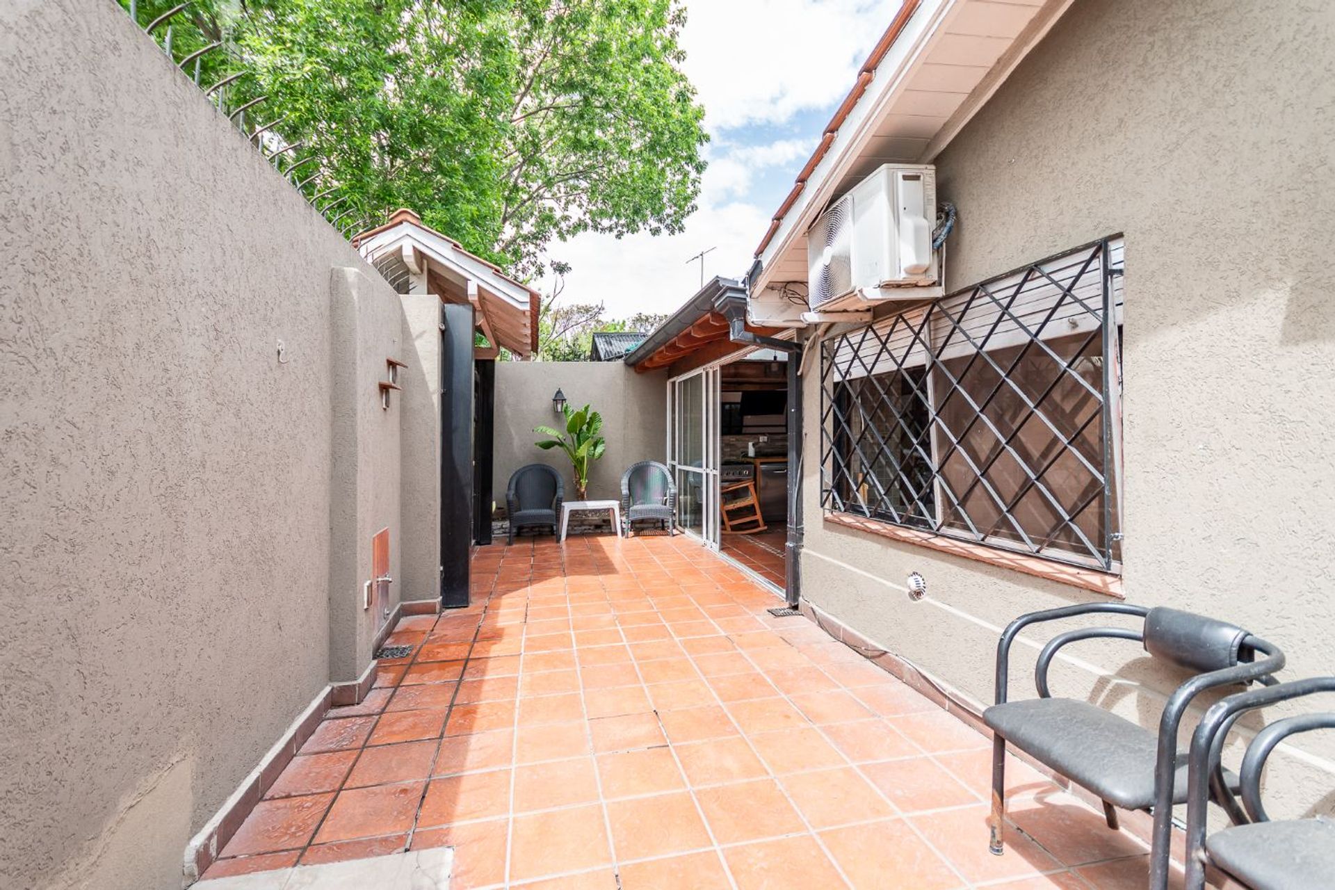 Casa 4 Ambientes Venta Carapachay Quincho Patio