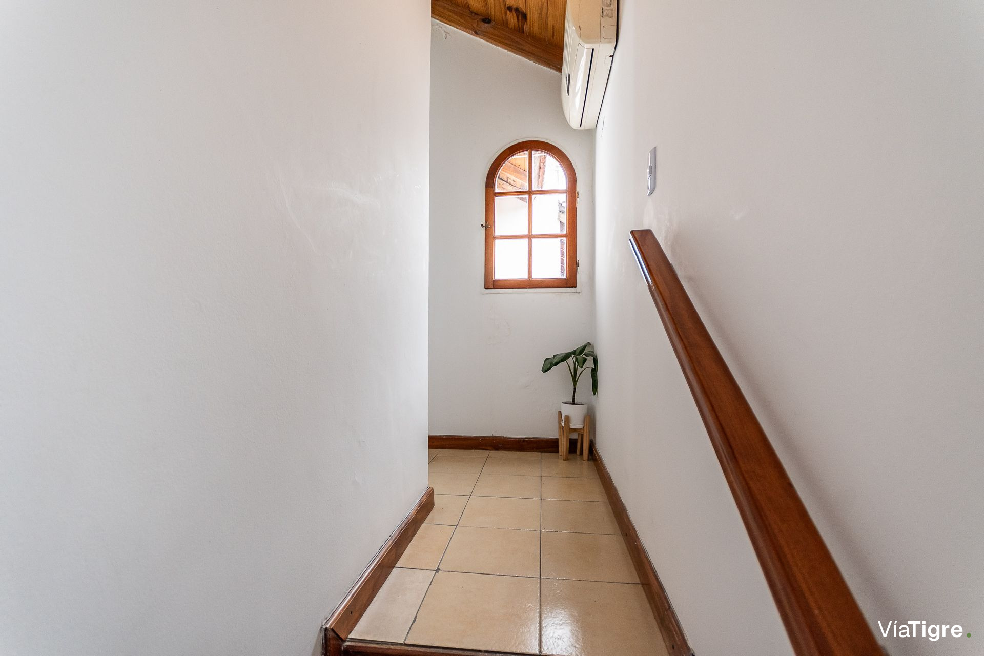 Casa De 3 Ambientes Venta Carapachay Cochera
