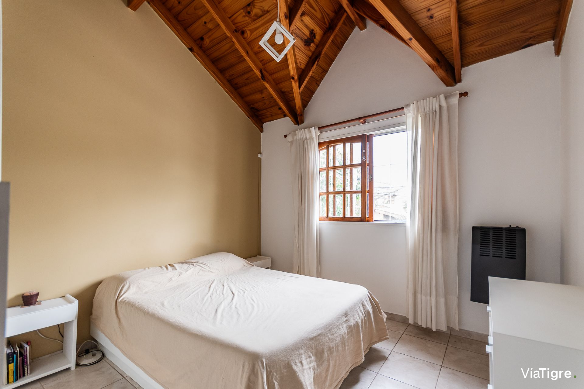Casa De 3 Ambientes Venta Carapachay Cochera