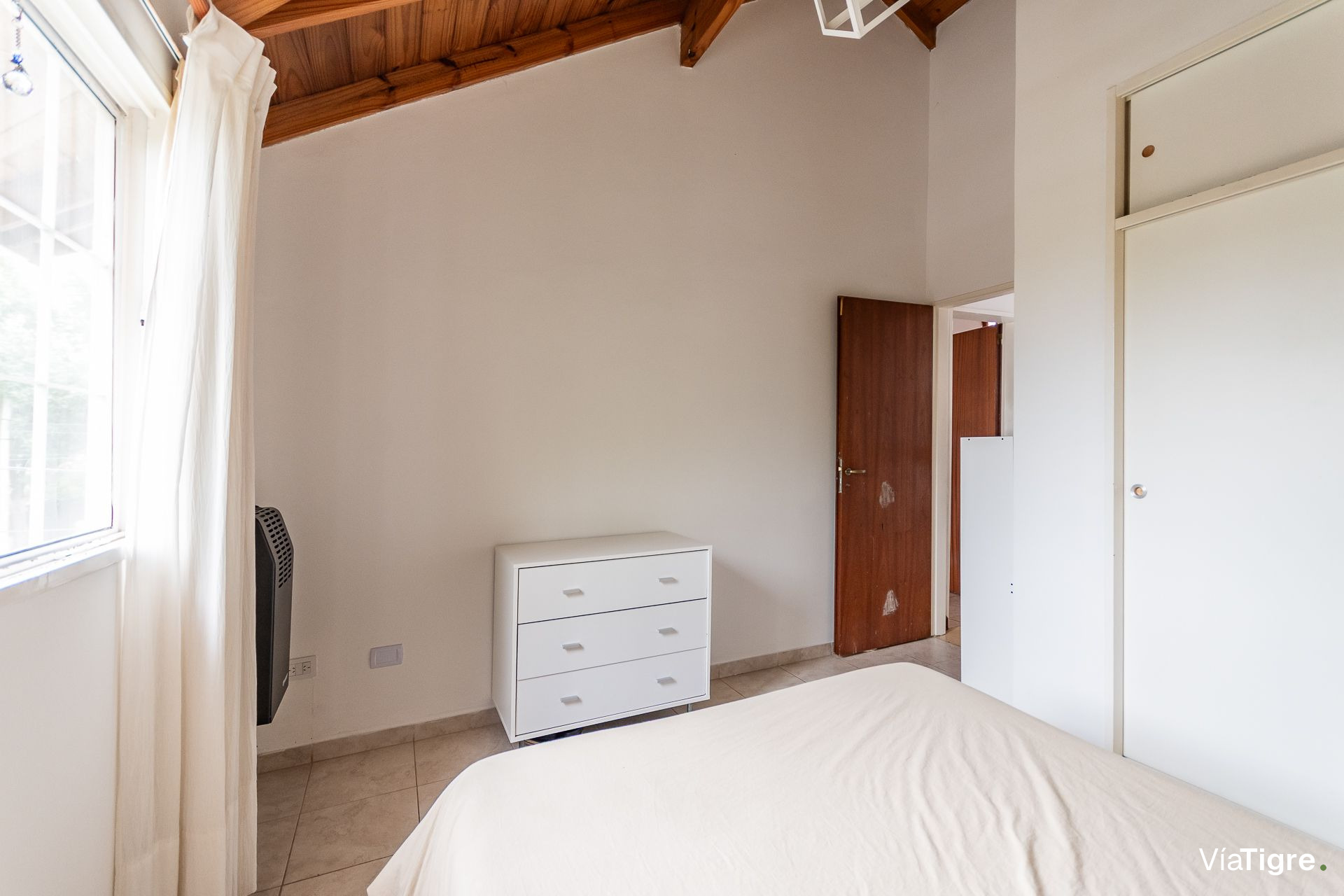 Casa De 3 Ambientes Venta Carapachay Cochera