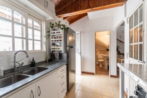 Casa De 3 Ambientes Venta Carapachay Cochera