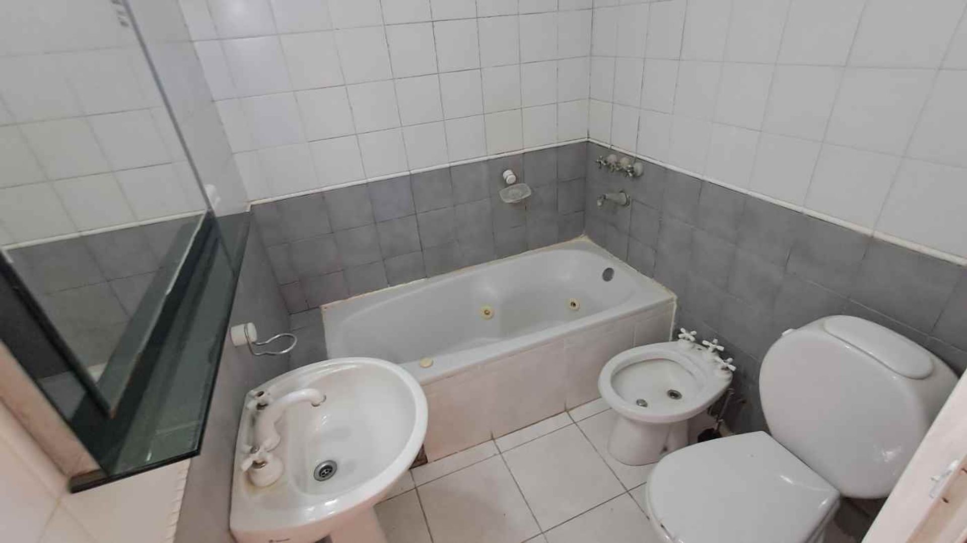 Venta departamento 3 Amb con cochera Florida Mitre
