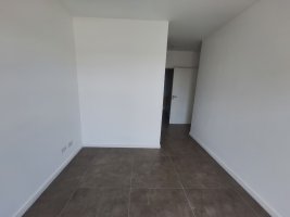 Sale 3-room Apartment in Tigre with Balcony