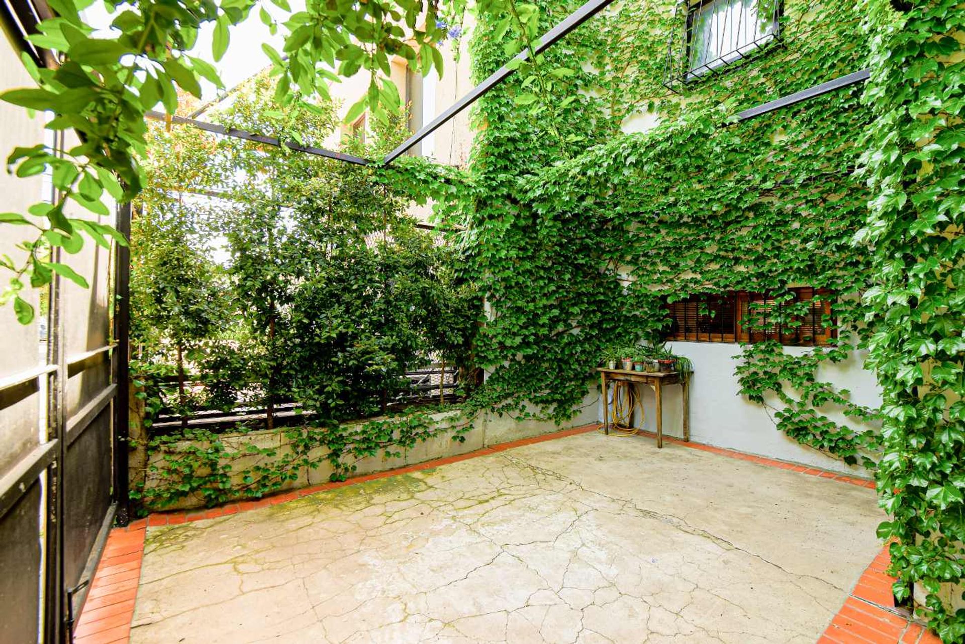 Venta casa triplex 4 ambientes cochera Martínez