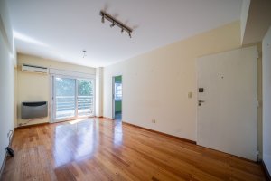 Alquiler Anual Depto 2 amb con cochera Vte López