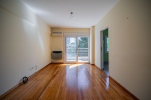 Alquiler Anual Depto 2 amb con cochera Vte López