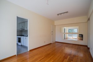 Alquiler Anual Depto 2 amb con cochera Vte López