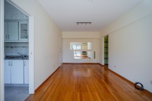 Alquiler Anual Depto 2 amb con cochera Vte López