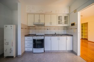 Alquiler Anual Depto 2 amb con cochera Vte López