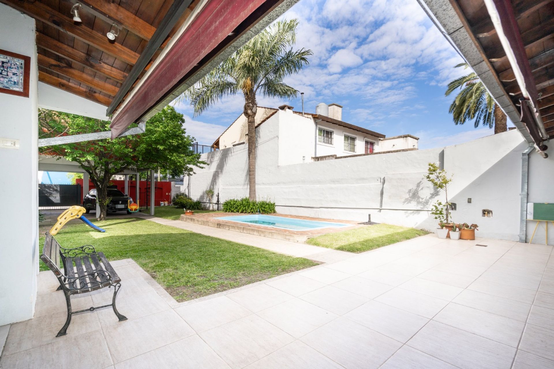 Casa En Venta Con Pileta Mas Departamento Beccar