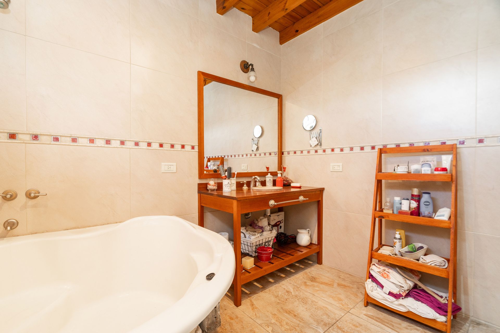 Casa En Venta Con Pileta Mas Departamento Beccar