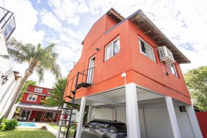 House for Sale with Pool and Beccar Apartment