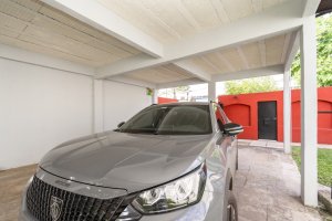 House for Sale with Pool and Beccar Apartment