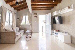 House for Sale with Pool and Beccar Apartment