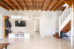 House for Sale with Pool and Beccar Apartment