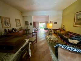 Duplex for Sale in Vicente López with Large Garden
