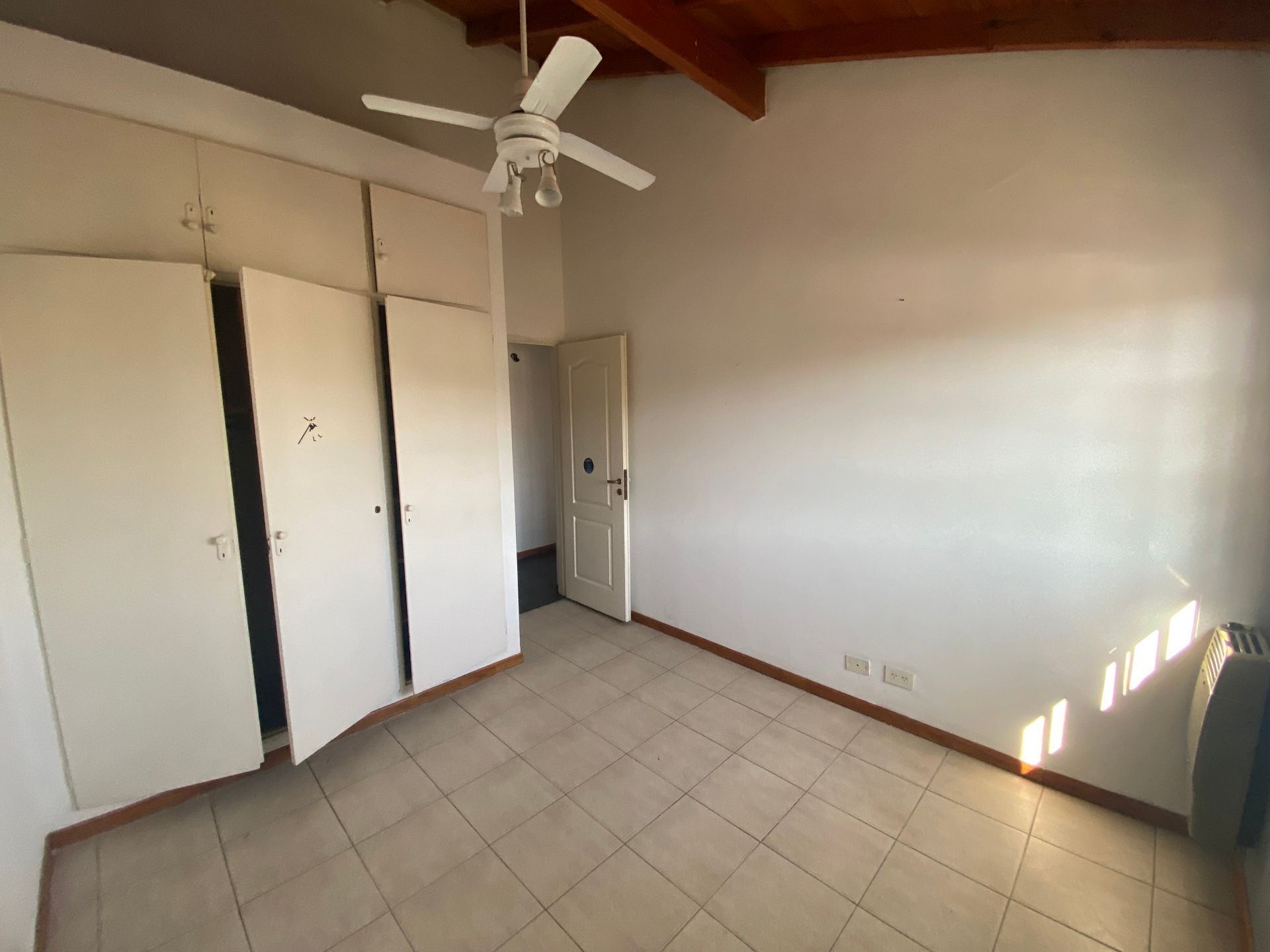 Venta Casa 5 Ambientes Con Parque- San Isidro