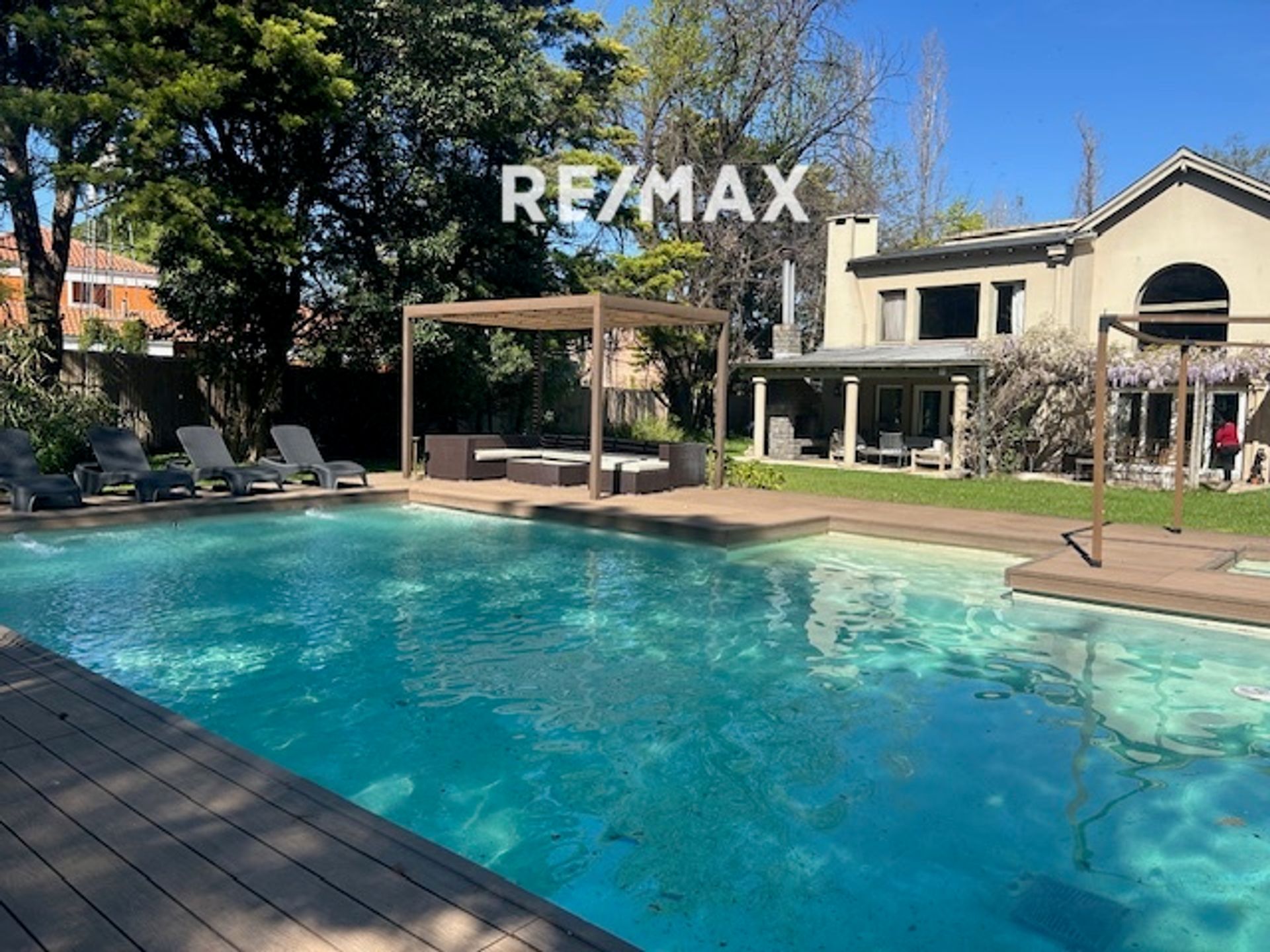 ALQUILER CASA 6 dormitorios PACHECO pileta