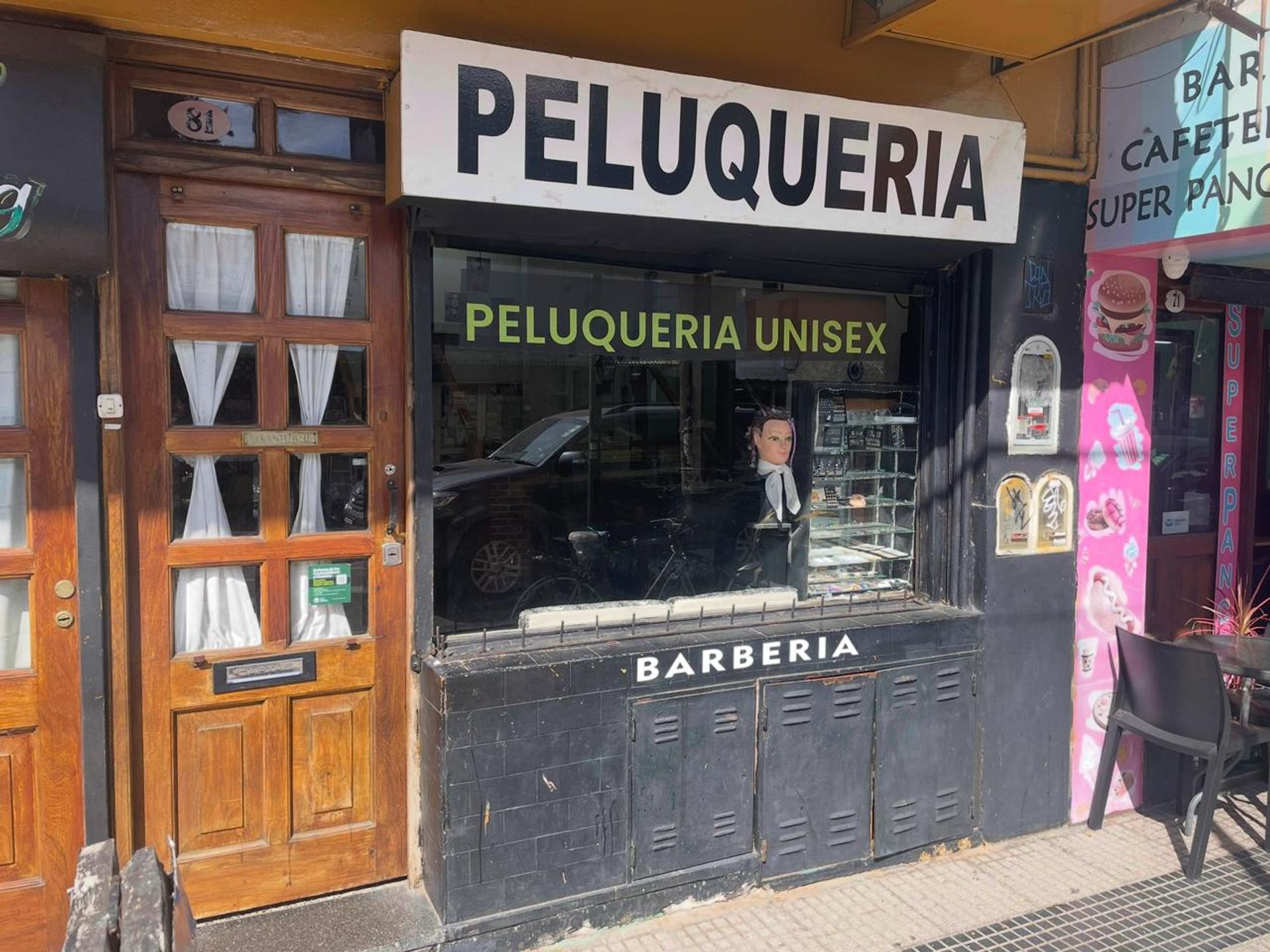 Commercial Unit for Sale in Beccar Center with Mezzanine