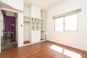 La Lucila. 3 ambientes, segundo piso por escalera.