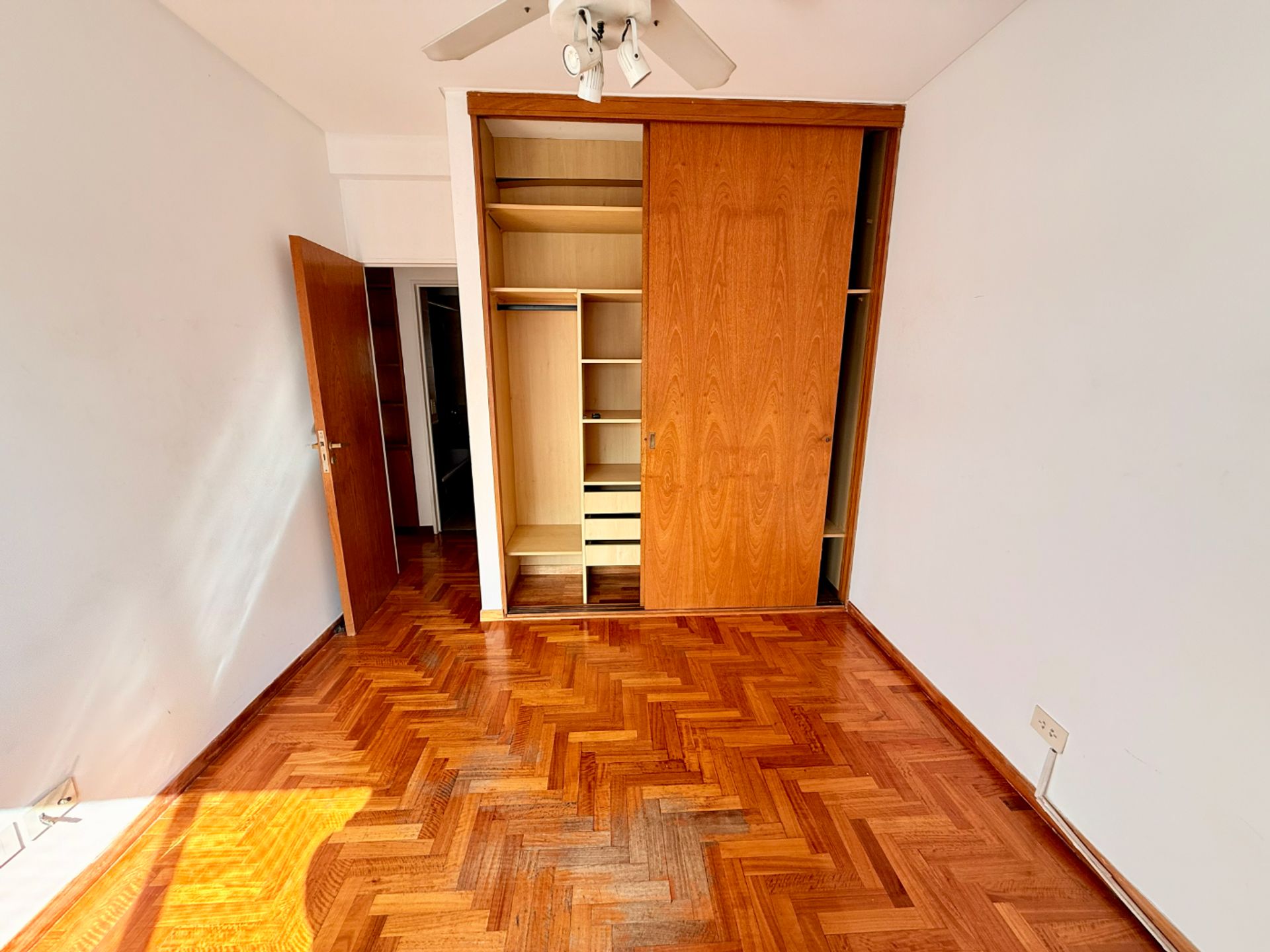 Departamento 3 Amb Venta En Olivos Con Cochera