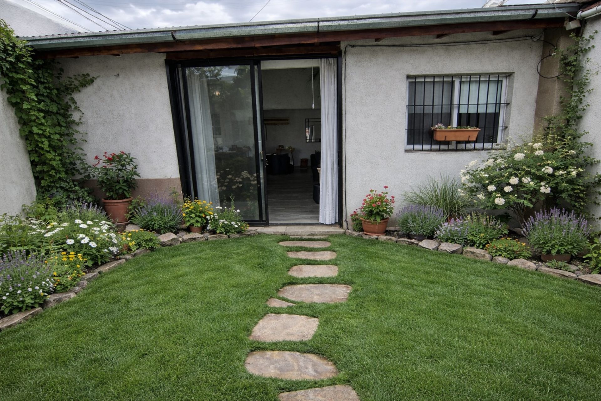 4-room house for sale with patio, covered garage, laundry, Beccar