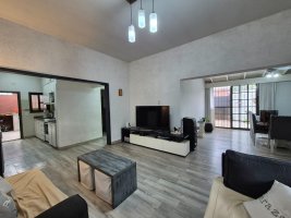 4-room house for sale with patio, covered garage, laundry, Beccar