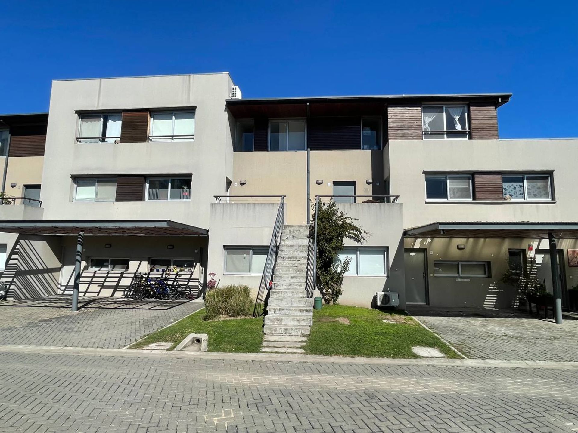 Venta Duplex 2 Amb Cochera Lago Escondido Nordelta