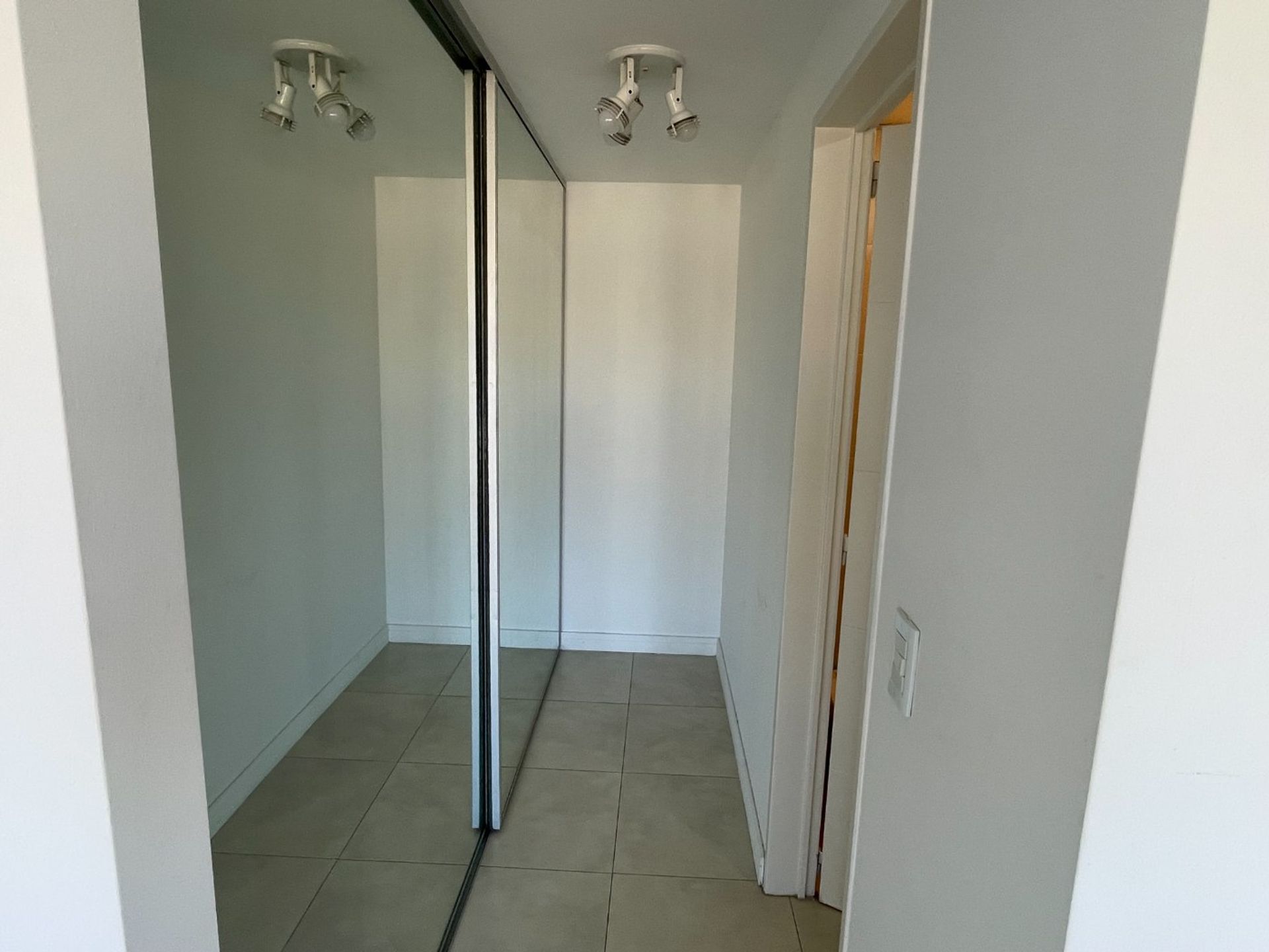 Venta Lago Escondido Nordelta Duplex 2 Amb Cochera