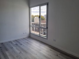 Alquiler Olivos dpto Loft 2 amb balcón cochera.