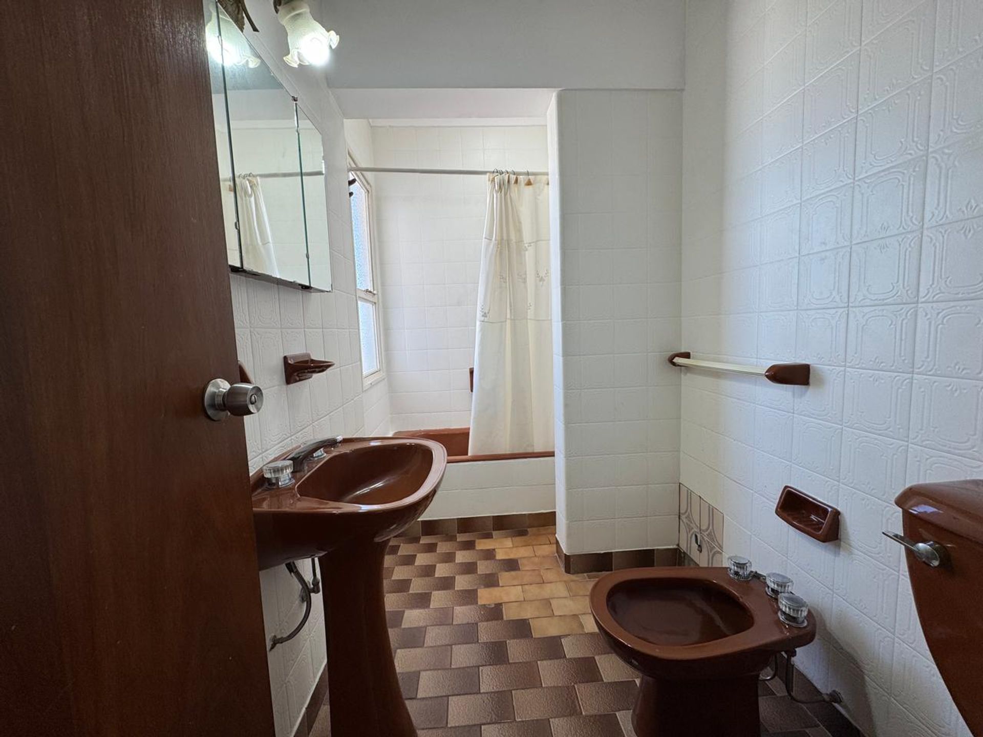 Muy lindo departamento con terraza propia- cochera