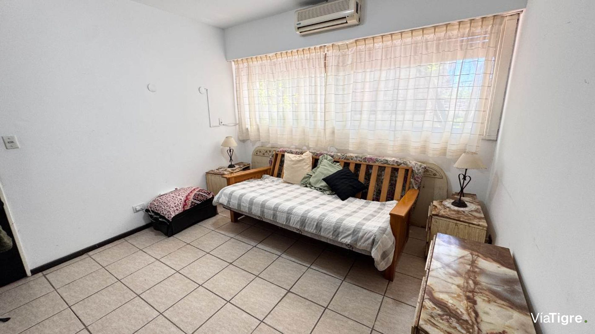 Venta Depto 3amb Olivos con balcón y baulera