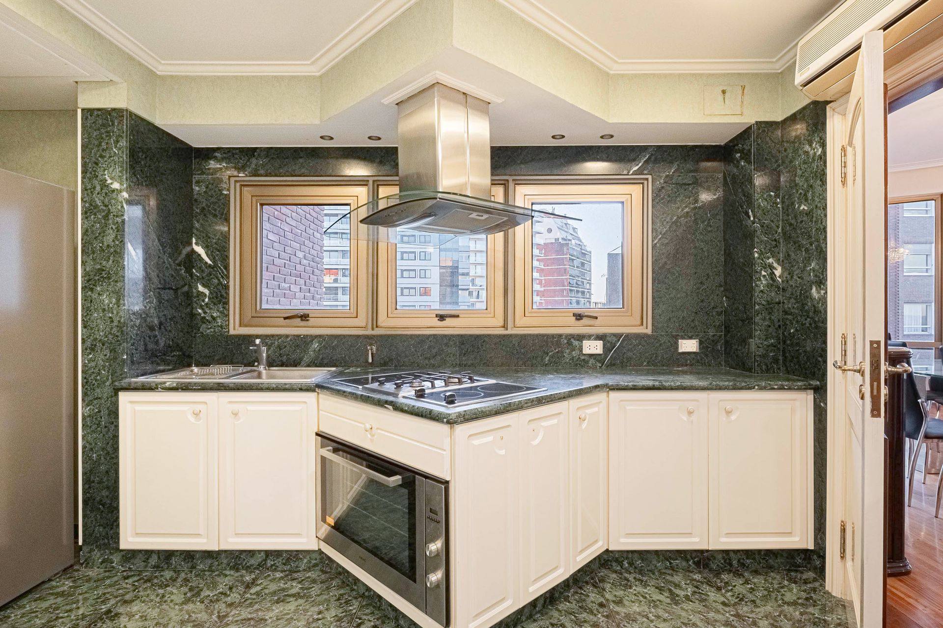 VENTA Piso 7 con Gran Vista al Río-La Lucila