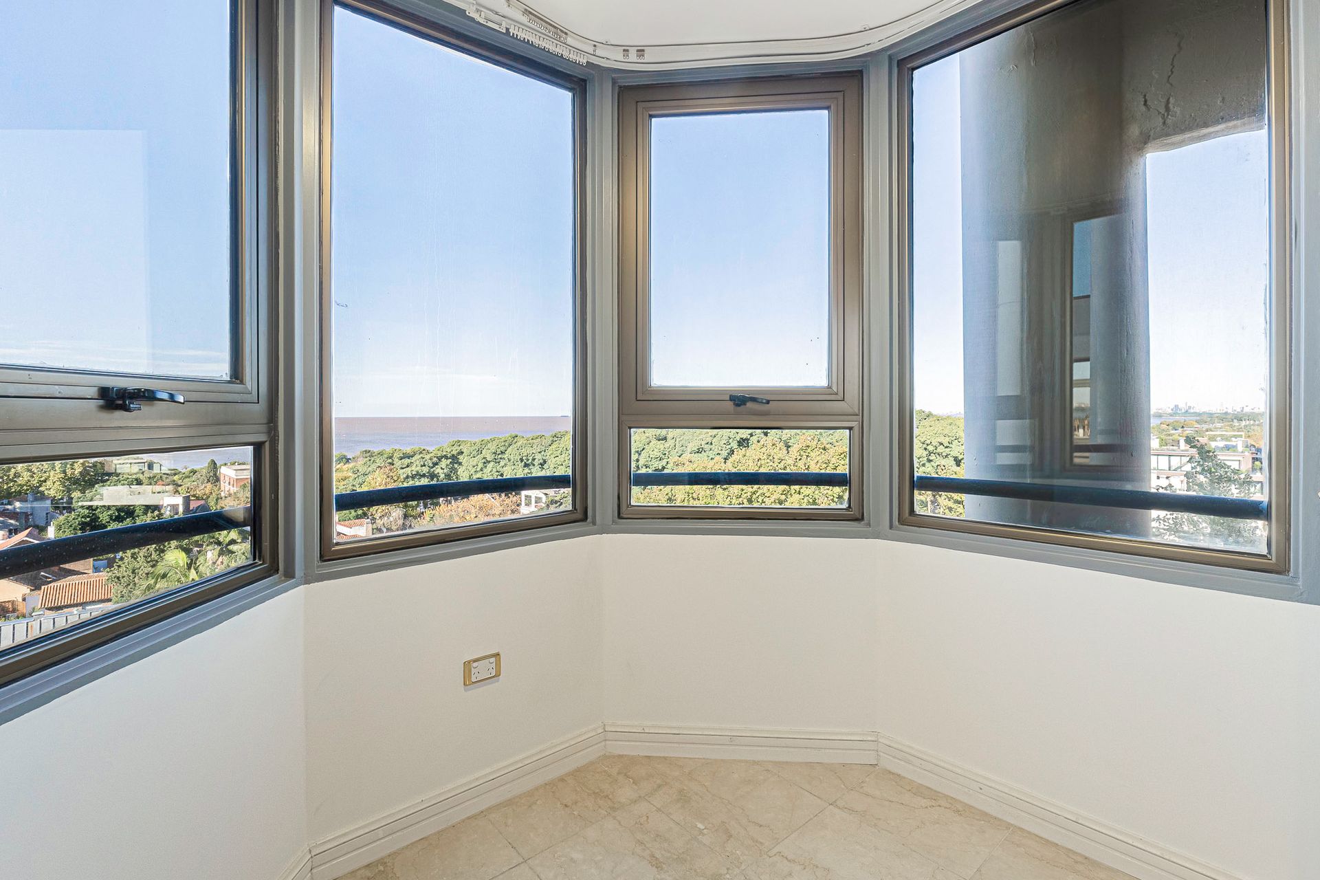 VENTA Piso 7 con Gran Vista al Río-La Lucila
