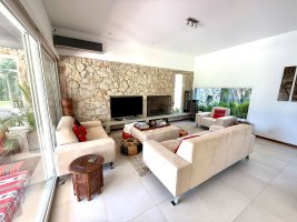 Casa El Encuentro Venta, GRAN Lote Pileta