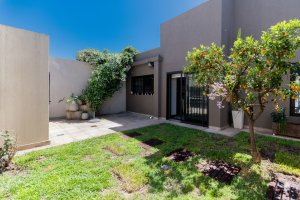 VENTA Casa 2 dormitorios, garage - Villa Adelina