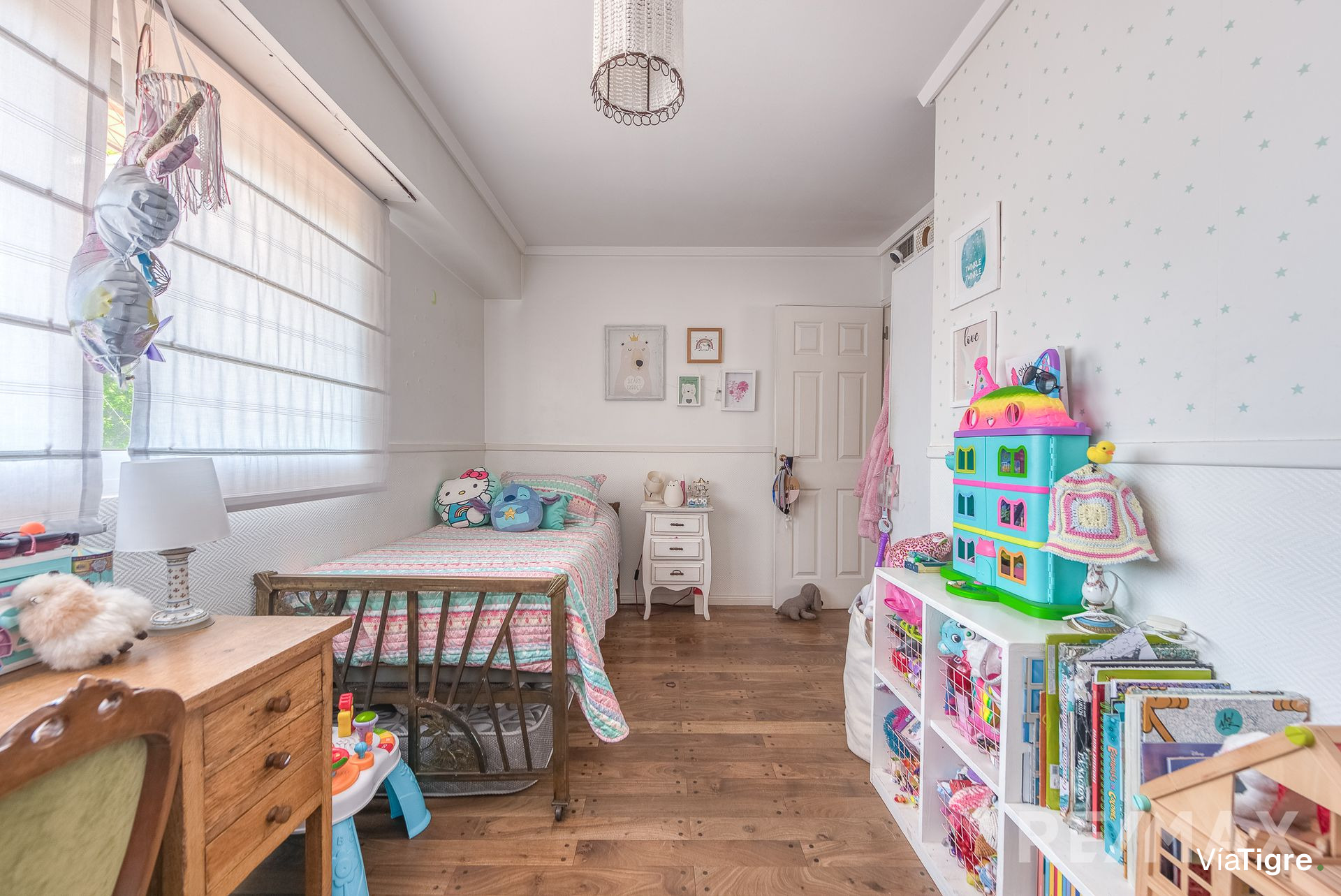 Venta casa 5 amb, 3 pisos, con patio en Olivos