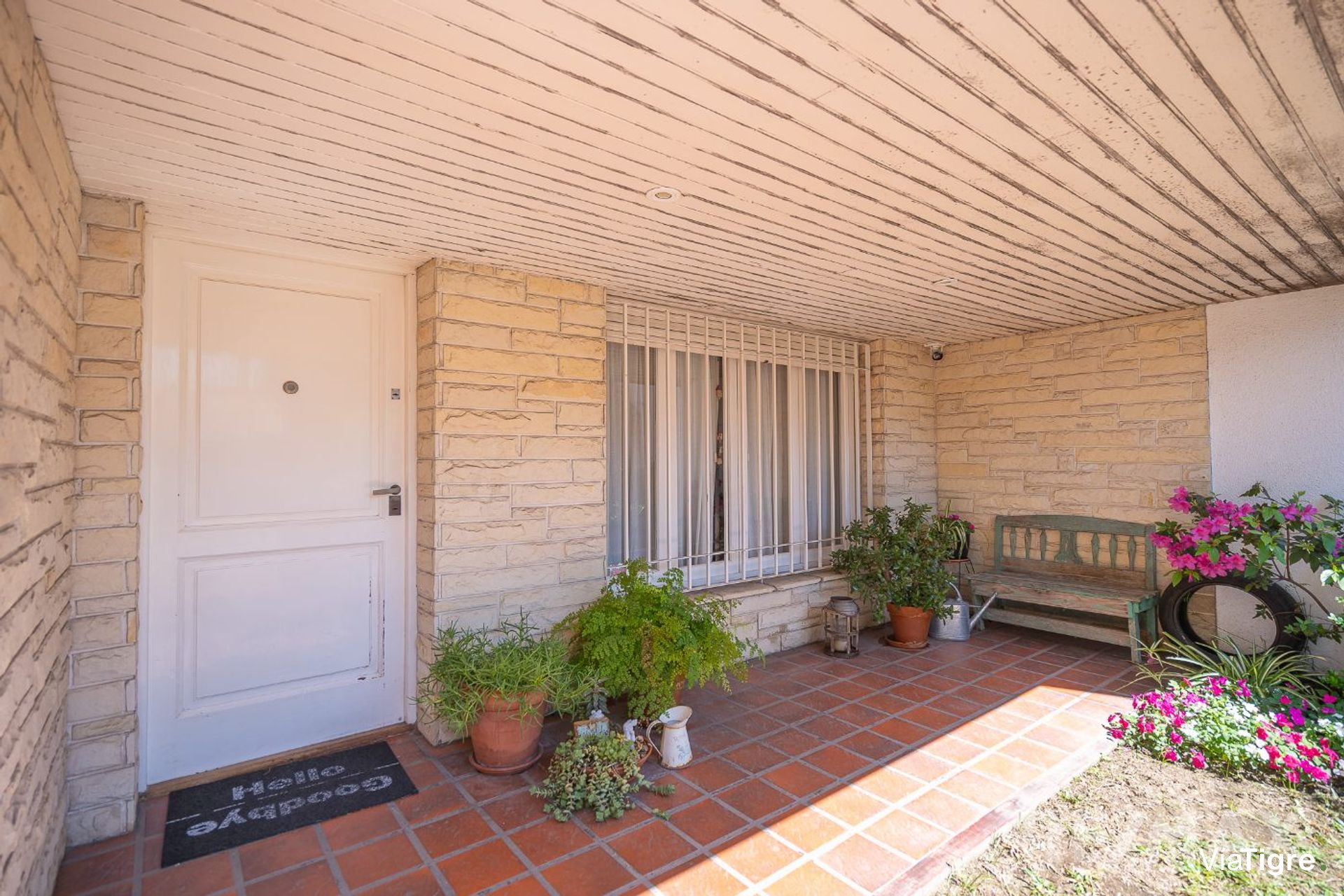 Venta casa 5 amb, 3 pisos, con patio en Olivos