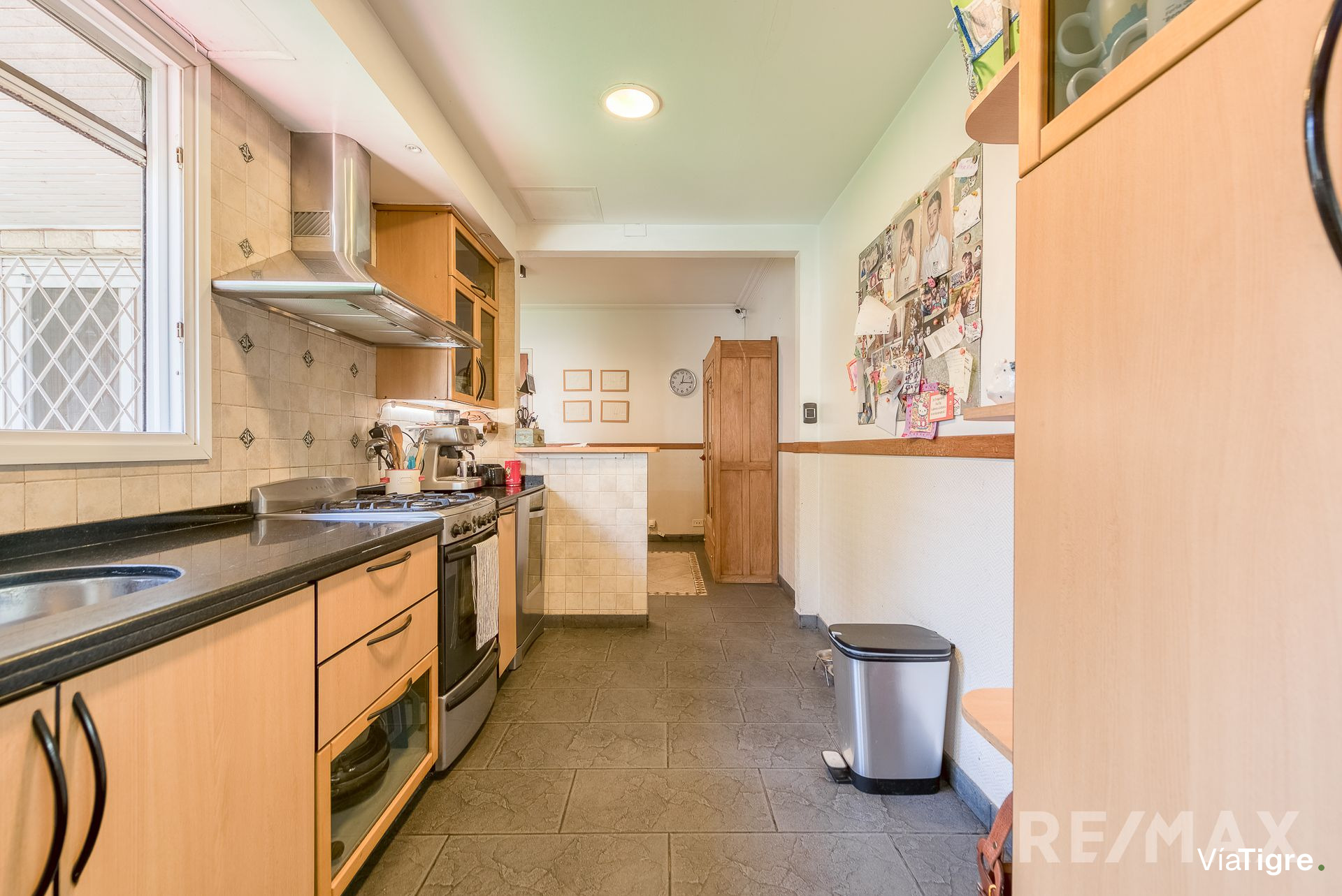 Venta casa 5 amb, 3 pisos, con patio en Olivos