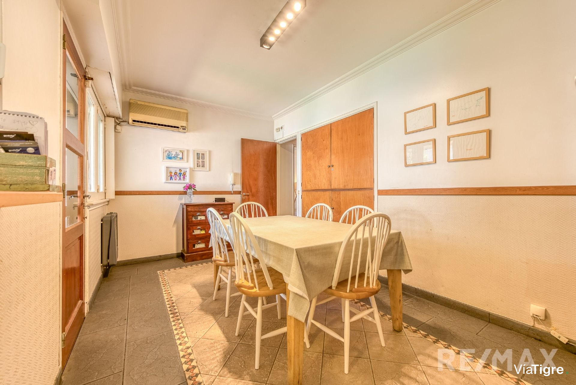 Venta casa 5 amb, 3 pisos, con patio en Olivos