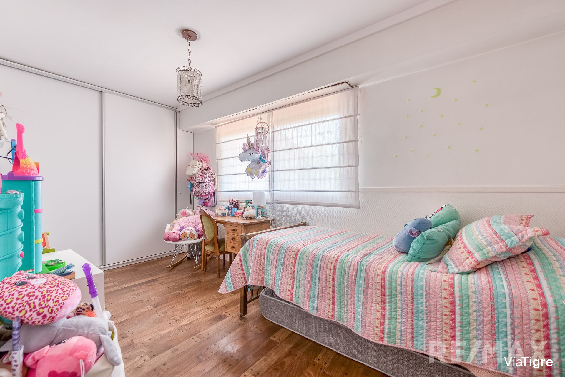Venta casa 5 amb, 3 pisos, con patio en Olivos