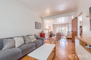 Venta casa 5 amb, 3 pisos, con patio en Olivos
