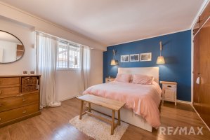 Venta casa 5 amb, 3 pisos, con patio en Olivos