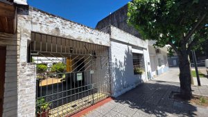 Florida Oeste Casa Venta 3 Amb Cochera Y Patio