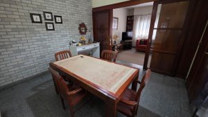 Florida Oeste Casa Venta 3 Amb Cochera Y Patio