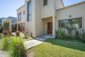 Venta San Agustin Oportunidad 5 Amb Pileta Jardin