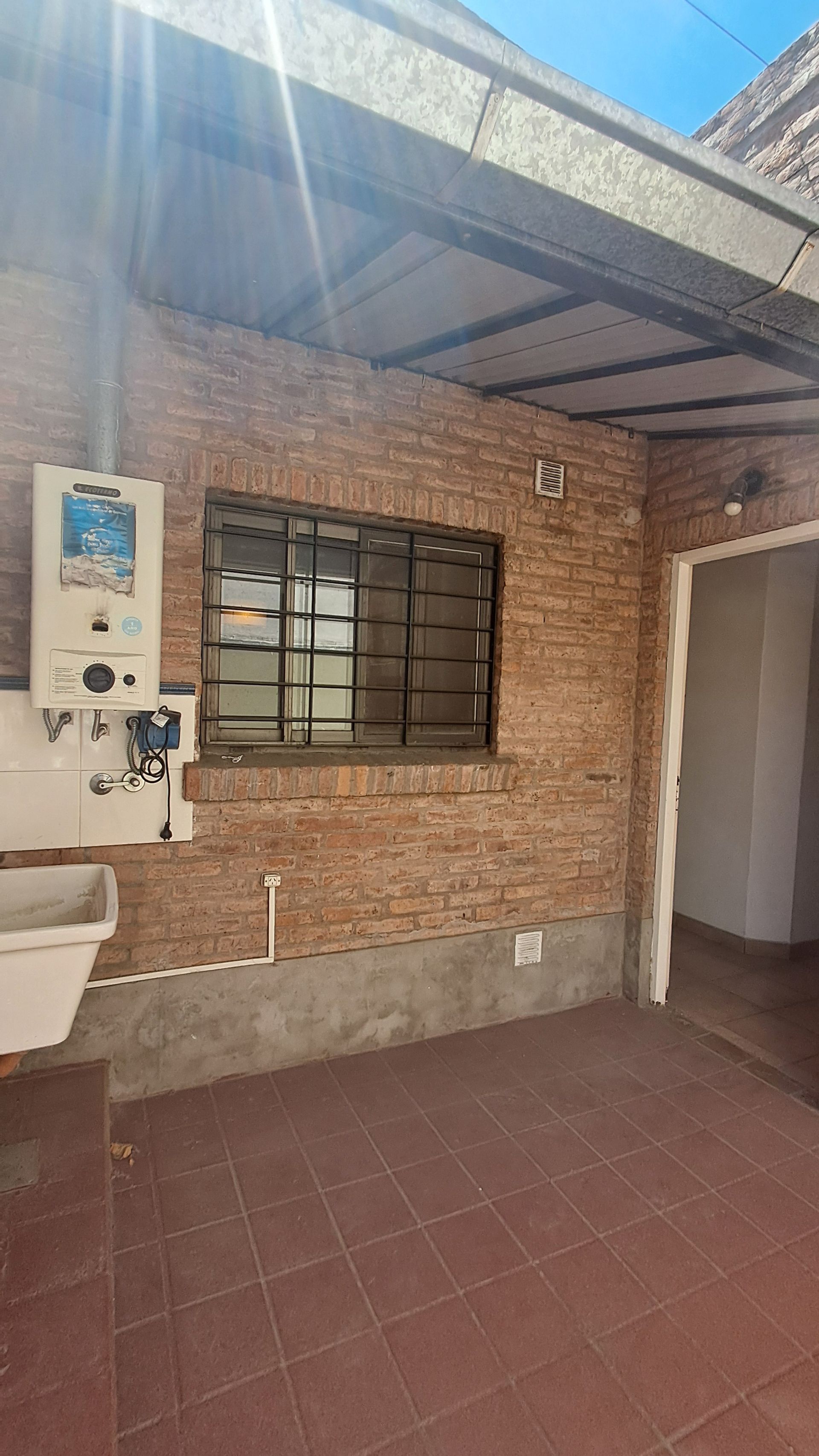 Depósito y 2 PH. VENTA EN BLOCK. San Isidro.