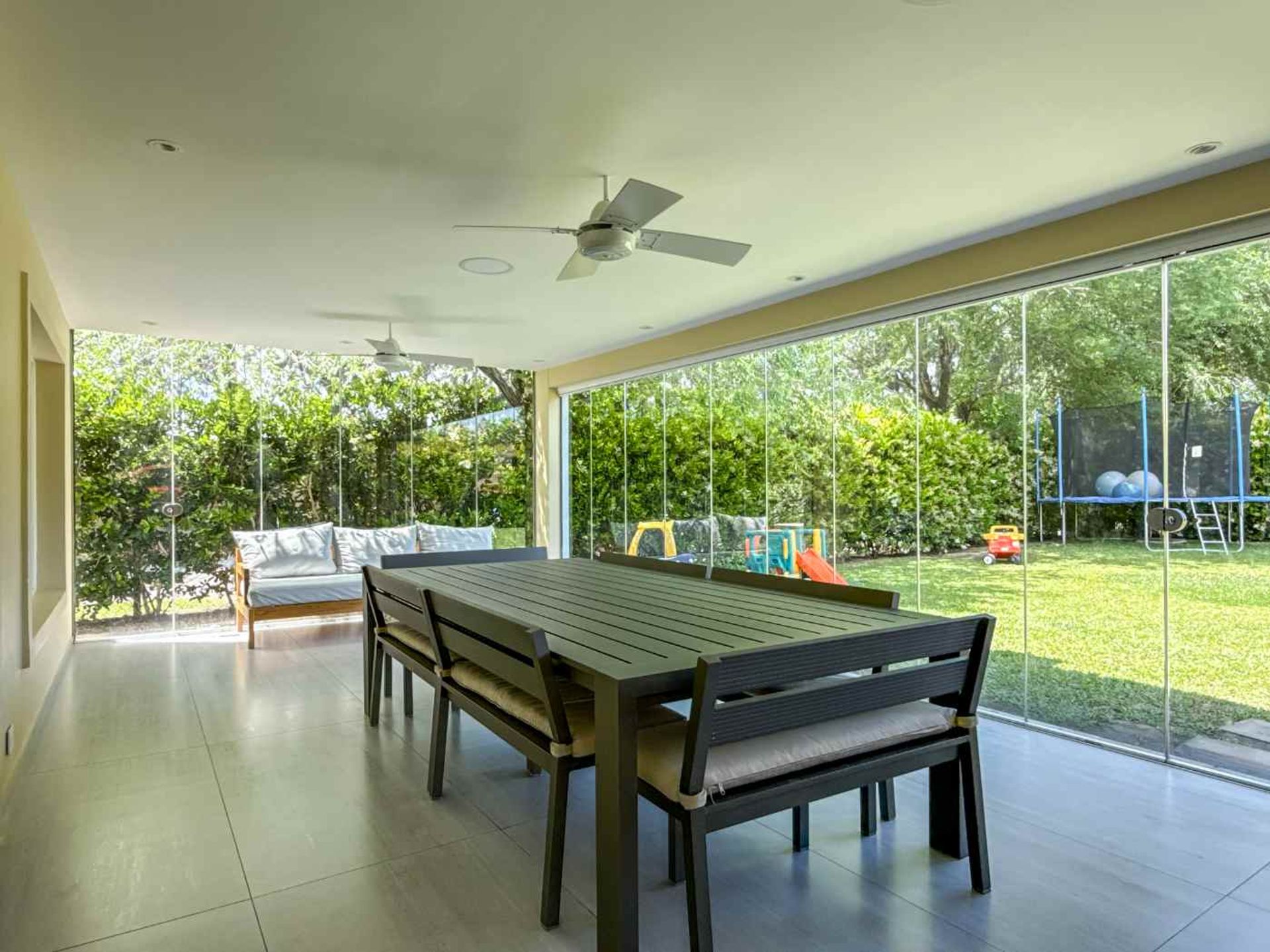 Venta casa 5 ambientes en La Comarca