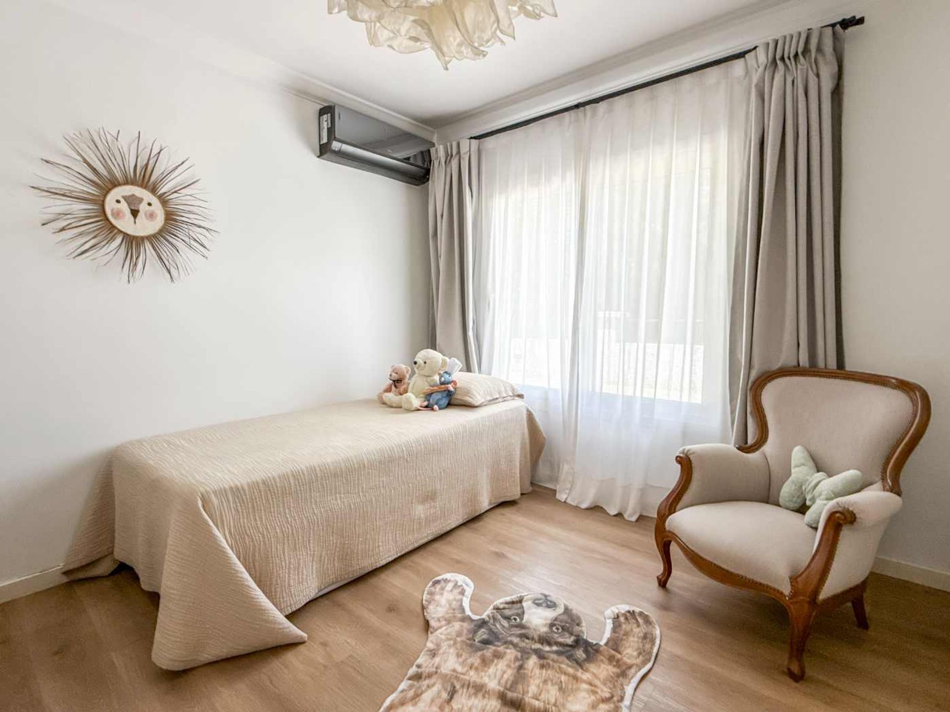 Venta casa 5 ambientes en La Comarca